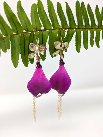Fuchsia Honi Pua Earrings